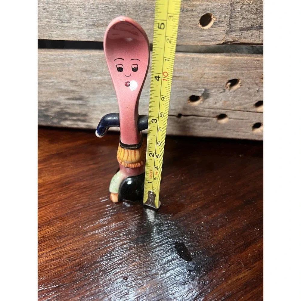 SHAKER SINGLE CERAMIC ANTHROPOMORPHIC Pink Spoon Vintage Kitschy‎ Unique 1950's